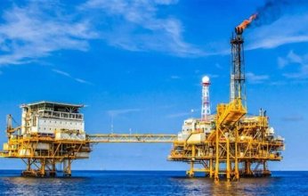 مصر تعلن نجاح أعمال حفر بئر نفط استكشافي في خليج السويس