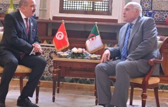 الجزائر وتونس تبحثان العلاقات الثنائية بين البلدين