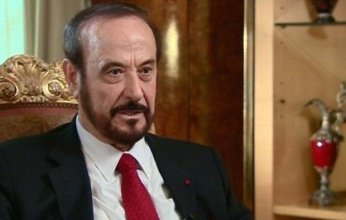 تفاصيل إطلاق سراح حفيدة رفعت الأسد ووالدتها بعد توقيفهما في مطار بيروت