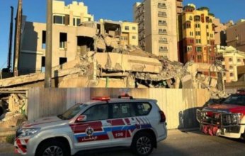 الكويت.. تفاصيل انهيار مبنى في الشعب البحري أثناء عملية الهدم