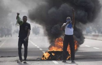 بالفيديو.. شاهد متظاهرون يهاجمون سفارات أجنبية في كينشاسا