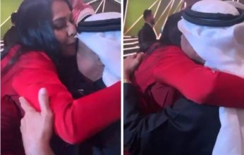 بالفيديو.. شاهد الفنانة نوال تعبر عن اشتياقها لعبد الله الرويشد في Joy Awards