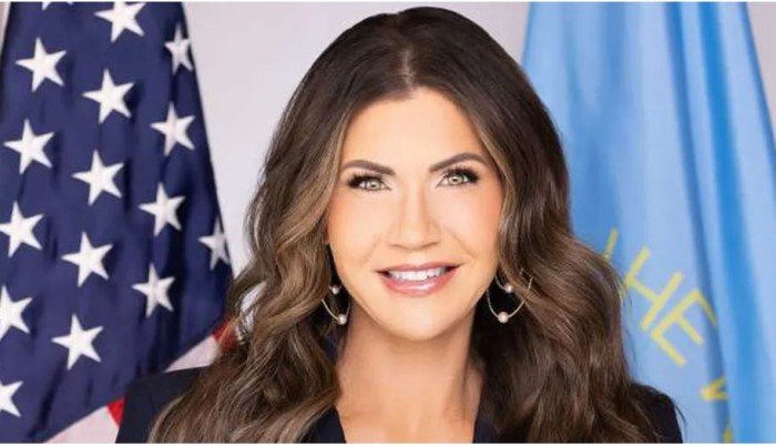 الشيوخ الأمريكي يصدق على "كريستي نويم" وزيرة للأمن الداخلي الشيوخ الأمريكي يصدق على "كريستي نويم" وزيرة للأمن الداخلي