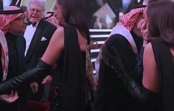 والد أنغام يعلق على قبلتها المثيرة للجدل من عبد المجيد عبد الله.. رد فعل مفاجئ