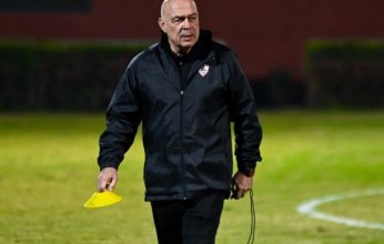 حسام أشرف يقود هجوم الزمالك أمام المصري بالكونفيدرالية