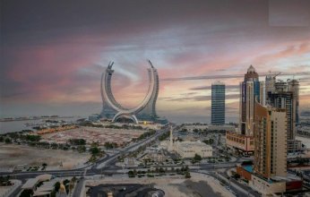 الأرصاد الجوية القطرية تحذر من رياح قوية وأمواج عالية في عرض البحر الليلة