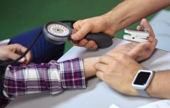 طرق طبيعية للتحكم بضغط الدم دون الحاجة إلى الأدوية.. تعرف عليها