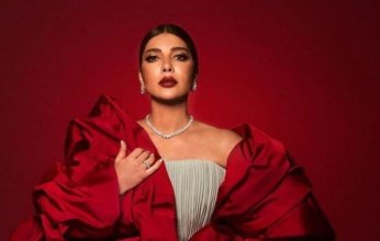 بالفيديو.. الفنانة السورية أصالة تبكي على المسرح في دبي (تفاصيل)