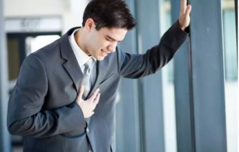 هل تؤدي المقالب والخضة إلى الوفاة؟ طبيب مصري يفجر مفاجأة