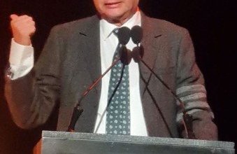 رجل الأعمال المصري نجيب ساويرس: "لما بسافر بتسأل عن نجيب محفوظ وعادل إمام وفيه ناس بتنافسنا بالفنانين بتوعنا"