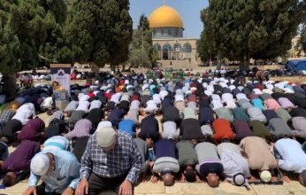 نحو 50 ألف فلسطيني يؤدون صلاة الجمعة في المسجد الأقصى