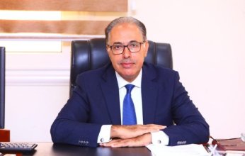 "أنسنة الذكاء الاصطناعي.. الأخلاقيات والقوانين".. كتاب جديد لد.محمد شومان في معرض القاهرة للكتاب