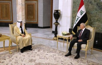 سفير الكويت لدى العراق يسلم أوراق اعتماده إلى الرئيس العراقي