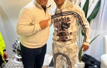 شاهد.. أول صورة للمطرب عصام صاصا في منزله بعد الإفراج عنه