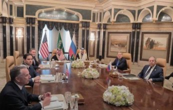 الوفد الأمريكي المشارك في مباحثات الرياض يتجاهل الرد على أسئلة حول غياب أوكرانيا