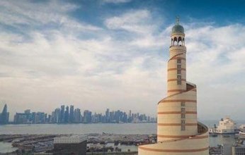 الأرصاد الجوية القطرية تحذر من رؤية أفقية متدنية على الساحل ورياح قوية وأمواج عالية في البحر الليلة