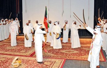 العرضة الكويتية.. لوحة تراثية تتألق في احتفالات الأعياد الوطنية