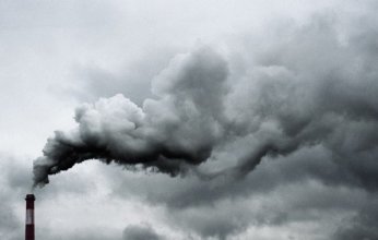 ابتكار ثوري: جهاز يعمل بالطاقة الشمسية يحول التلوث إلى وقود نظيف