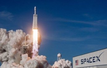 "سبيس إكس" الأمريكية تطلق 22 قمرا جديدا من طراز "ستارلينك" إلى الفضاء