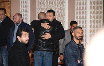 مصطفى شعبان يتلقى عزاء شقيقه في مسجد الشرطة بالشيخ زايد (صور)