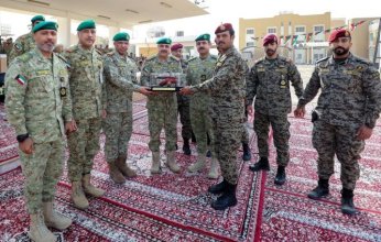 الحرس الوطني الكويتي يحتفي بتخريج دورة الصاعقة التأسيسية المشتركة