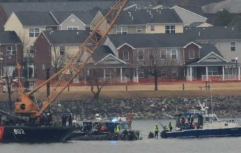 الولايات المتحدة تعثر على الصندوق الأسود للمروحية التي اصطدمت بطائرة ركاب فوق واشنطن