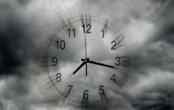 موقع إلكتروني يثير الجدل بتوقعاته عن "ساعة الوفاة".. ما التفاصيل؟