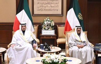 أمير الكويت يستقبل رئيس مجلس الوزراء حيث قدم لسموه وزير الدفاع لأداء اليمين الدستورية