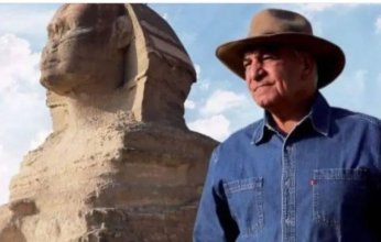 هل كسر تمثال سقارة؟ زاهي حواس يجيب