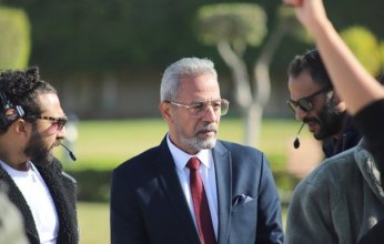 كاميرا «خليجيون نيوز» في كواليس «شهادة معاملة أطفال» للنجم محمد هنيدي.. صور