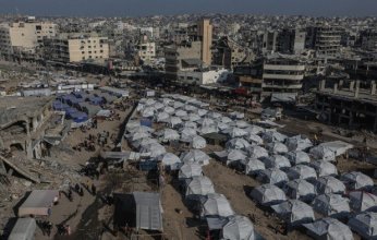 تأخر إدخال المساكن والمعدات الثقيلة إلى قطاع غزة وسط مماطلة الاحتلال الإسرائيلي