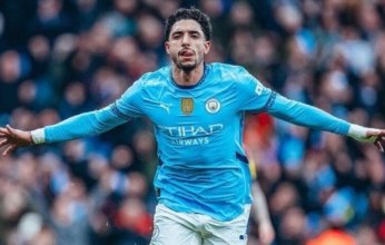 "لم أرى مثله قبل".. مدرب إنجلترا السابق يتغنى بعمر مرموش