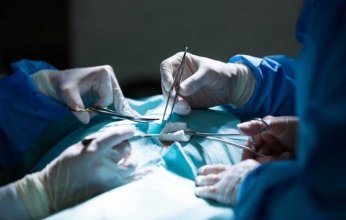 استخراج 13 قطعة معدنية من معدة طفل مصري دون مضاعفات