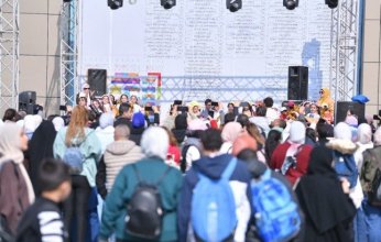 بالصور.. إقبال جماهيري كثيف في اليوم العاشر لمعرض القاهرة الدولي للكتاب