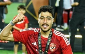 "الأهلي فوق الجميع" أكرم توفيق لاعب الأهلي يستعطف جماهيره قبل رحيله للشمال القطري