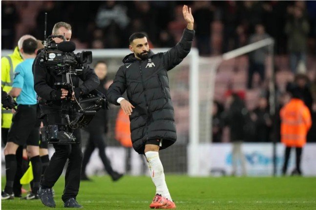 ليفربول يفاجئ صلاح بقرار جديد قبل كأس العالم للأندية ليفربول يفاجئ صلاح بقرار جديد قبل كأس العالم للأندية
