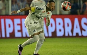 البرازيلي نيمار يعاني أزمة جديدة بعد مباراة فريقه مع كورينثيانز