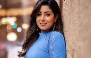 شاهد ا أيتن عامر تحتفل بعيد الحب.. لحظات رومانسية بين الورود