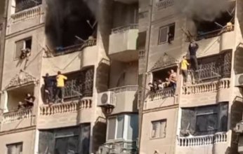 شجاعة المصريين | بالفيديو.. شابان يتسلقان 6 طوابق لإنقاذ 3 أطفال من حريق شقة فيصل