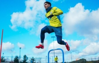 أول طلب لعمر مرموش من مانشستر سيتي