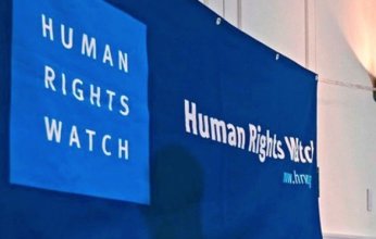"هيومن رايتس ووتش" تدعو إلى رفع العقوبات التي تعرقل تعافي سوريا