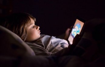 دراسة حديثة تكشف حجم تأثير الشاشات على ذكاء الأطفال وتطور المهارات اللغوية لديهم
