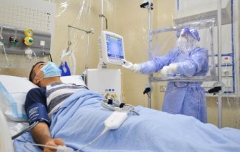 نقل لاعب كرة قدم شهير إلى المستشفى إثر حادث مروري (تفاصيل)