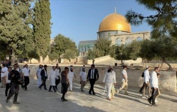 عشرات المستعمرين يقتحمون المسجد الأقصى المبارك وينفذون جولات استفزازية في باحاته