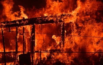 السيطرة بشكل كامل على أكبر حريقين في لوس انجلوس