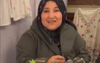 شاهد بالفيديو.. أغلى طرحة صناعة مصرية سعرها يصل إلى 30 ألف جنيه.. ما قصتها؟