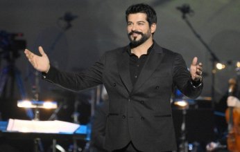 من قصر الكرملين.. النجم التركى بوراك أوزجيفيت يقدم عرضا فنيا