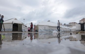 "الأونروا": سكان الخيام في غزة يعانون أوضاعًا قاسية بسبب العواصف الشتوية