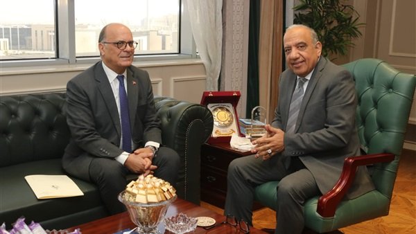 مصر: وزير الكهرباء يستقبل سفير تونس لبحث التعاون والشراكة والاستثمار مصر: وزير الكهرباء يستقبل سفير تونس لبحث التعاون والشراكة والاستثمار