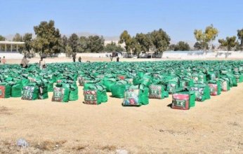 "مركز سلمان للإغاثة" يواصل دعمه.. توزيع 3، 340 حقيبة شتوية في باكستان